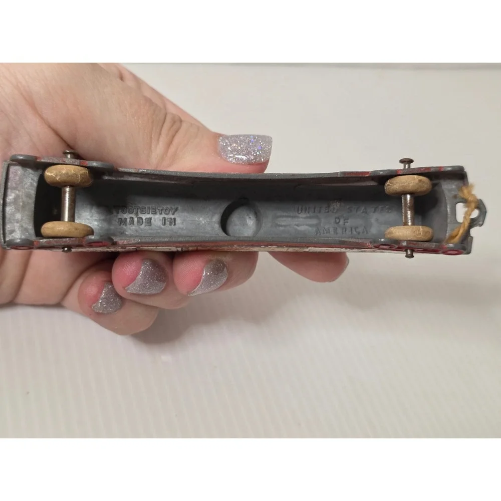 Tootsietoy Borden Milk Tank Car OS White Fair 9353